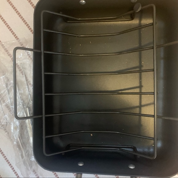 Crate & Barrel Calphalon Non Stick Roasting Pan - Perfect Condition 🍳 - Picture 2 of 14